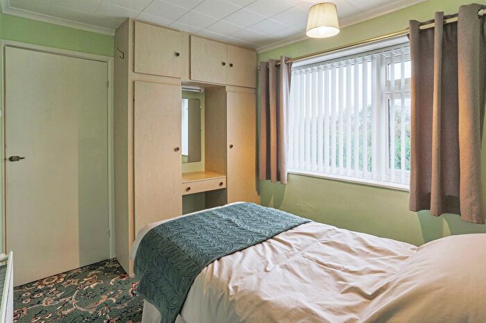 2 Bedroom Semi-Detached House For Sale In Melbourne Road, Wakefield, WF1