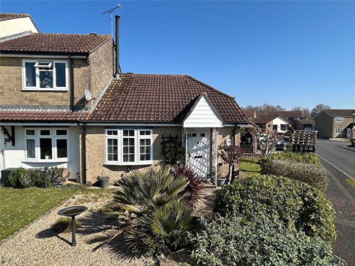 2 Bedroom Bungalow For Sale In Evesham Avenue, Yeovil, Somerset, BA21