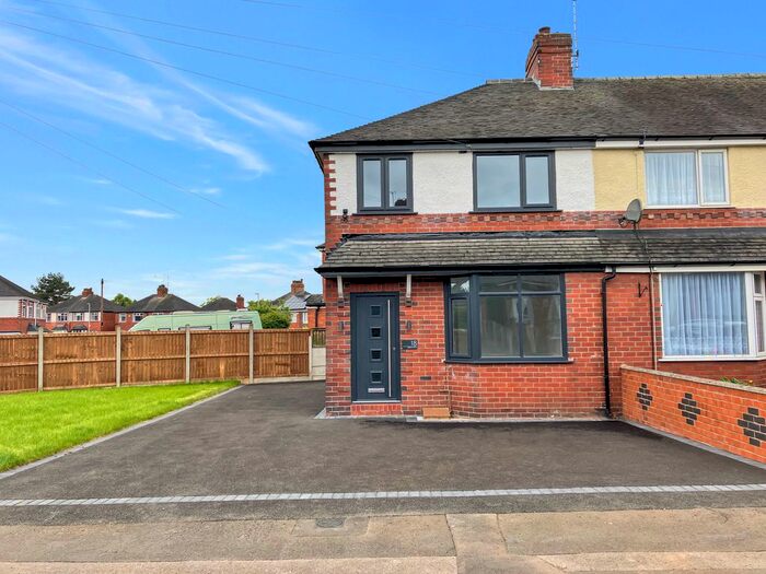 3 Bedroom Town House To Rent In Marina Drive, May Bank, Newcastle-Under-Lyme, ST5