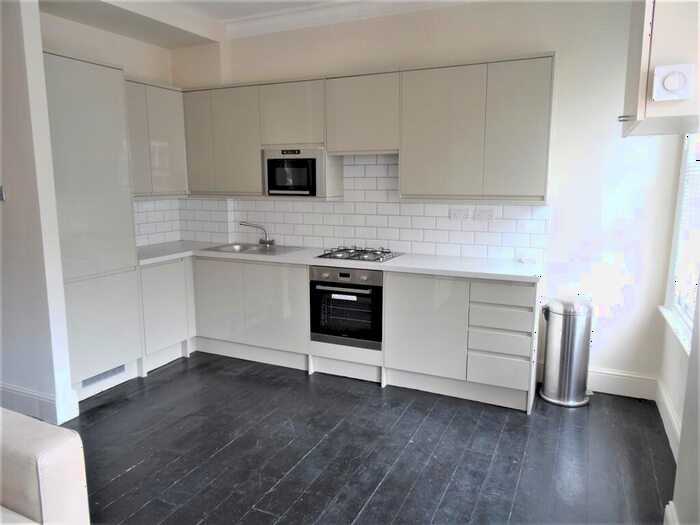 2 Bedroom Apartment To Rent In Comyn Road, SW11