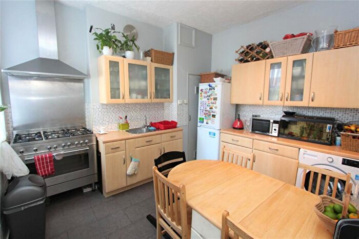 1 Bedroom Flat To Rent In Elmdale Road, Palmers Green, London, N13