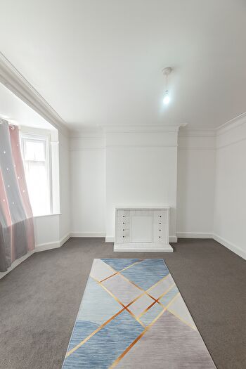 3 Bedroom Terraced House To Rent In Holland Road, London, E6