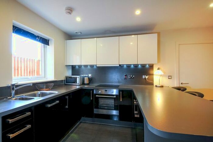 2 Bedroom Flat To Rent In Palmerston House, Aran Walk, Reading, Berkshire, RG2