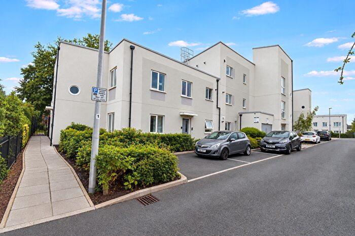 2 Bedroom Flat For Sale In St Pauls Close, Exeter, EX2
