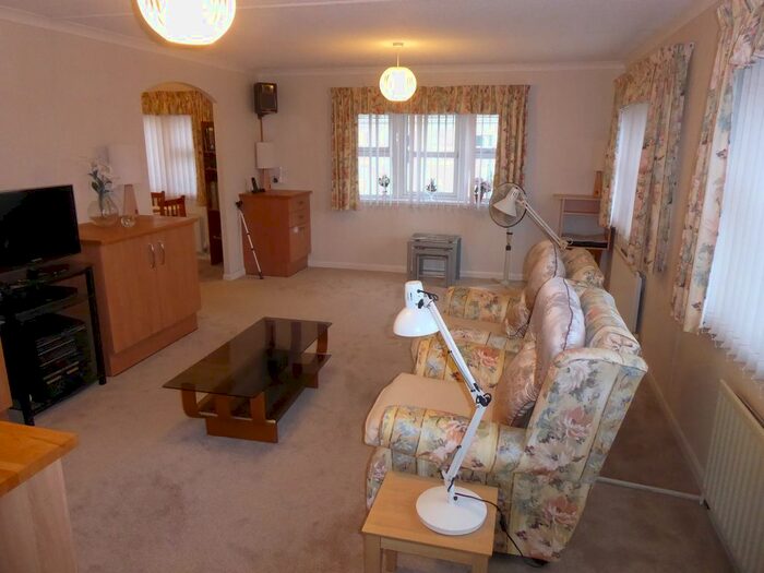 2 Bedroom Mobile/park Home For Sale In Mill Farm Park, Pagham, Bognor Regis, West Sussex, PO21