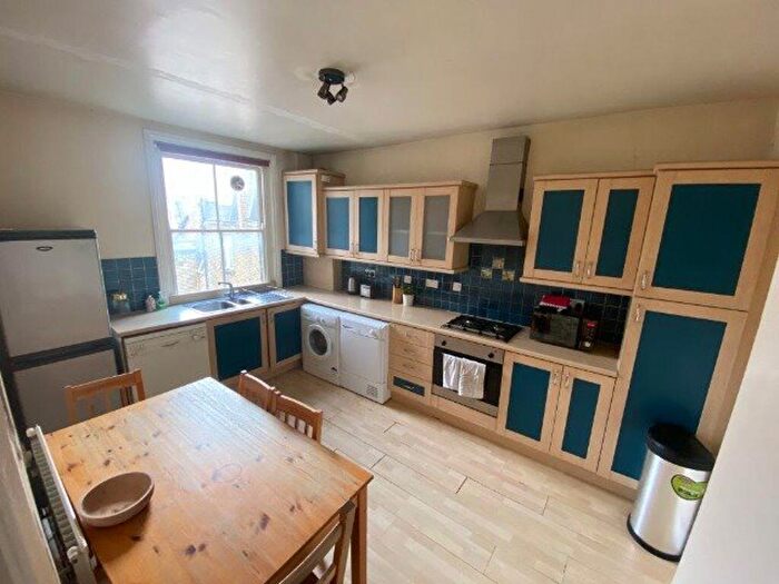 3 Bedroom Flat To Rent In London, , Whitechapel, E1