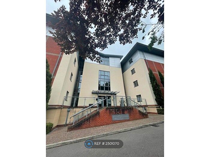 2 Bedroom Flat To Rent In Equinox Place, Farnborough, GU14