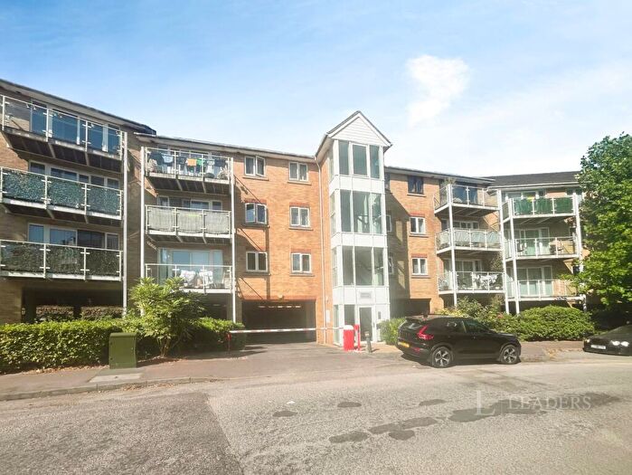 2 Bedroom Flat To Rent In Foxglove Way, Luton, LU3