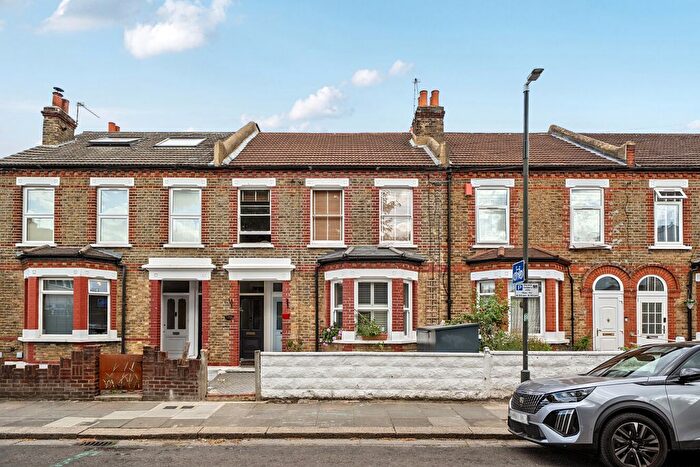 2 Bedroom Maisonette For Sale In Courtney Road, Colliers Wood, London, SW19