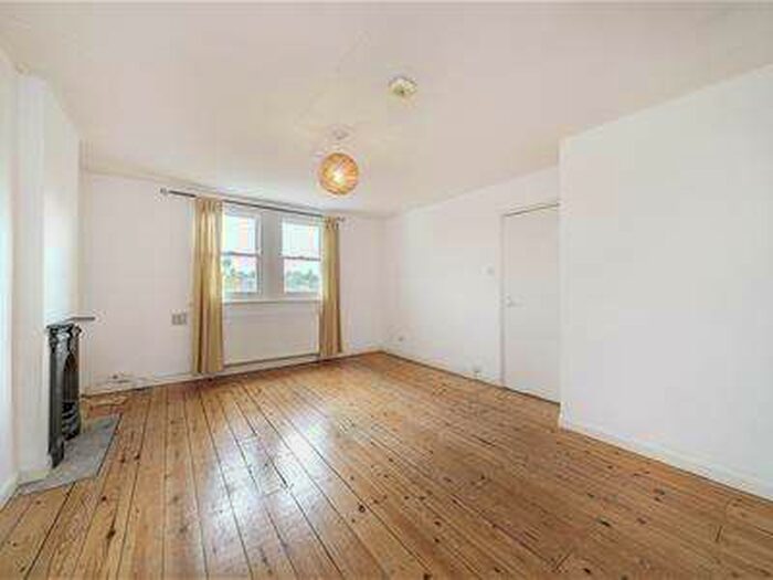 1 Bedroom Flat To Rent In Thornlaw Road, West Norwood, SE27