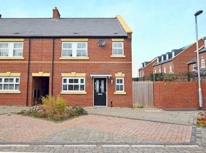 3 Bedroom Semi-Detached House To Rent In Exeter, Devon, EX2