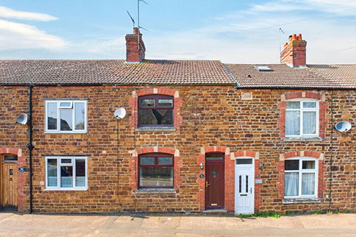 3 Bedroom Terraced House For Sale In Church Street, Broughton, NN14