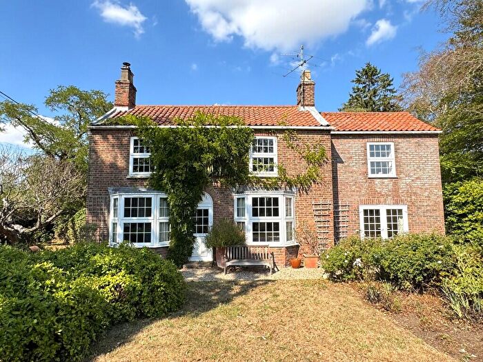 4 Bedroom Detached House For Sale In Magdalen - Th Century Bedroom Residence Set In . Acres (stms), PE34