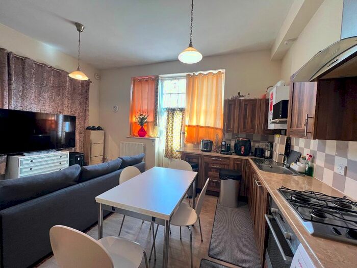 Studio To Rent In Thrift Hall, Sewardstone Road, Waltham Abbey, EN9