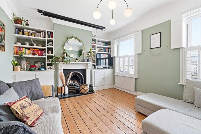 2 Bedroom Apartment For Sale In Forest Hill Road, London, SE22