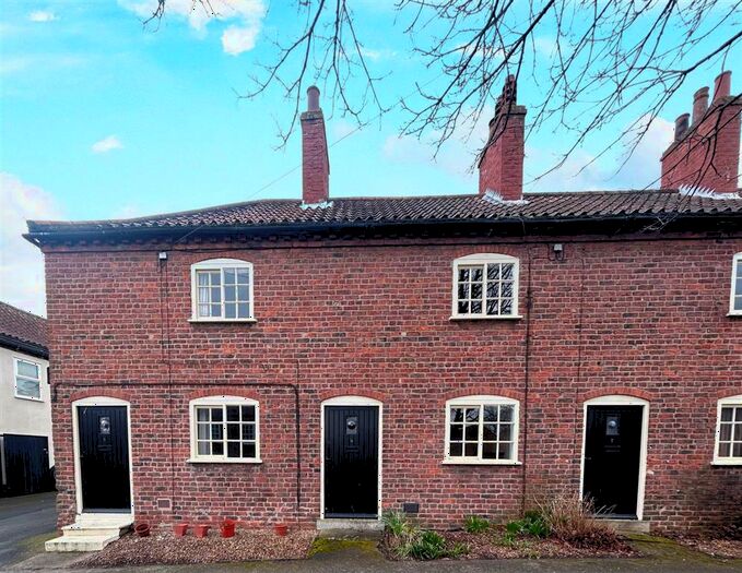 2 Bedroom Cottage To Rent In Doncaster Road, Bawtry, Doncaster, DN10