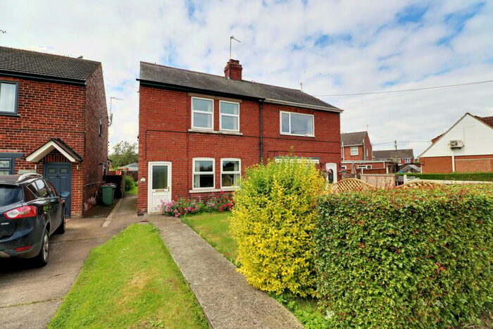 3 Bedroom Semi-Detached House For Sale In Asquith Avenue, Ealand, DN17