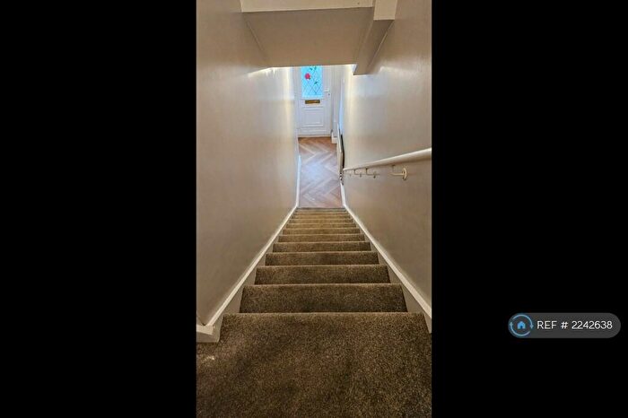 2 Bedroom Flat To Rent In Butter Hill, Wallington, SM6