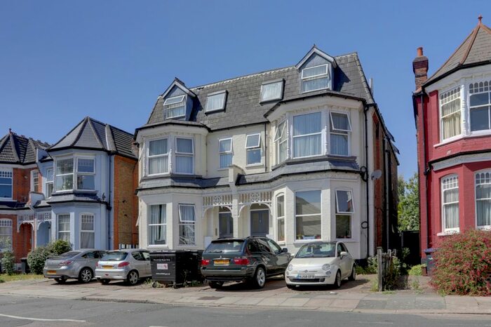 1 Bedroom Flat To Rent In Haslemere Road, London, N21