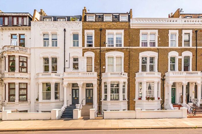 2 Bedroom Flat For Sale In Sinclair Road, West Kensington, W14
