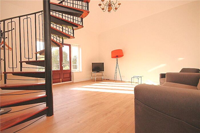 1 Bedroom Flat To Rent In Ferry Lane, Wraysbury, Staines-Upon-Thames, Berkshire, TW19