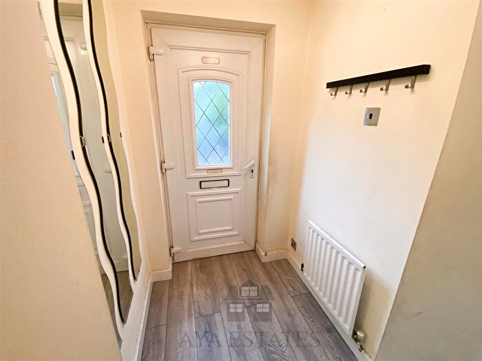 3 Bedroom End Of Terrace House For Sale In Mease Croft, Birmingham, B9