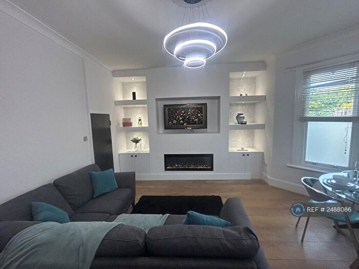 2 Bedroom Flat To Rent In Dornton Road, South Croydon, CR2