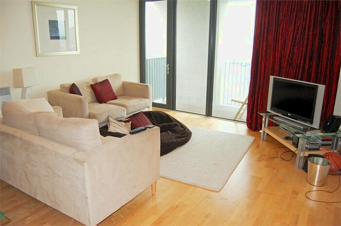 2 Bedroom Flat To Rent In Antonine Heights, City Walk, London, SE1