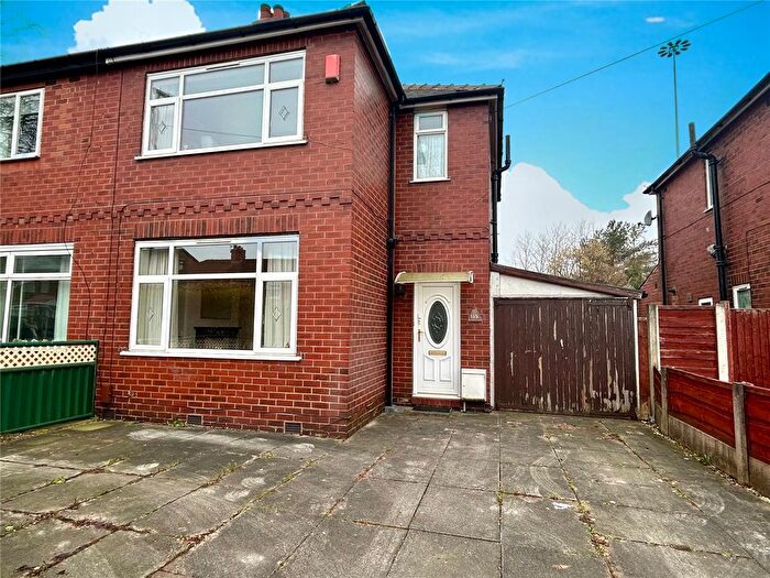 3 Bedroom Semi Detached House For Sale In Long Lane, Chadderton, Oldham, Greater Manchester, OL9
