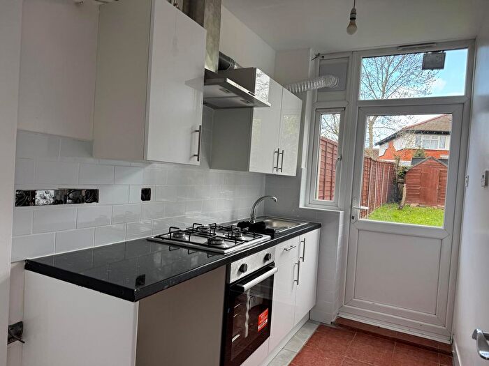 4 Bedroom Detached House To Rent In Westway, London, W12