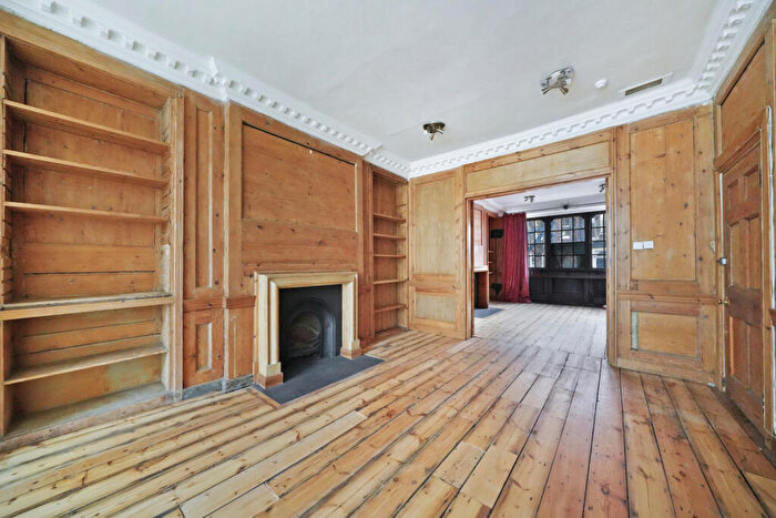 2 Bedroom Flat To Rent In Cross Street, Canonbury, N1