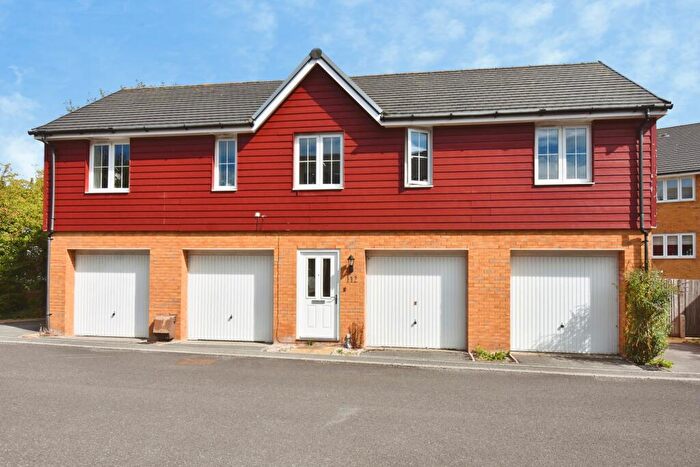 2 Bedroom Coach House For Sale In Bedford Drive, Fareham, Hampshire, PO14