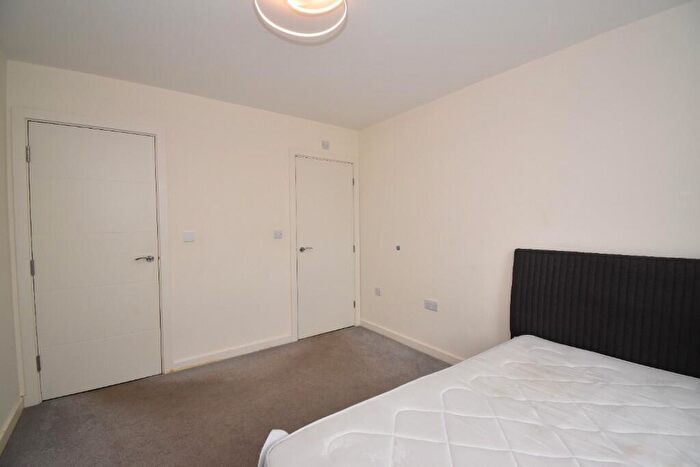 2 Bedroom Apartment To Rent In Ellerby Road, Leeds, West Yorkshire, LS9