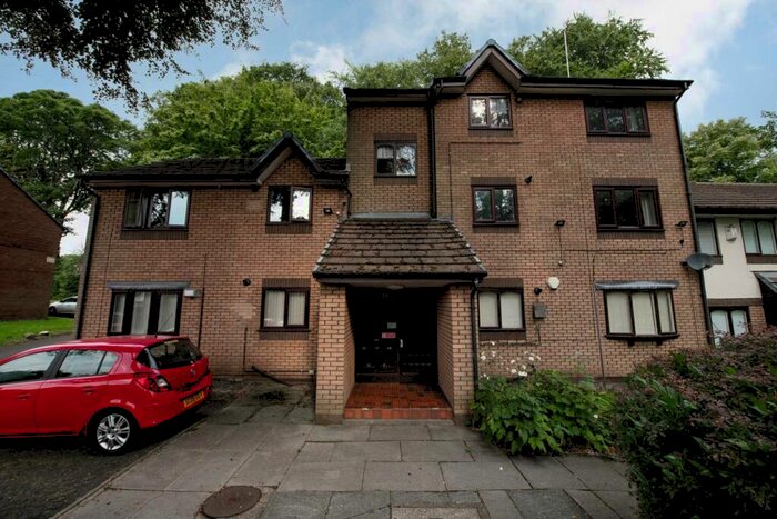 2 Bedroom Apartment To Rent In Crescent Avenue, Prestwich, M25