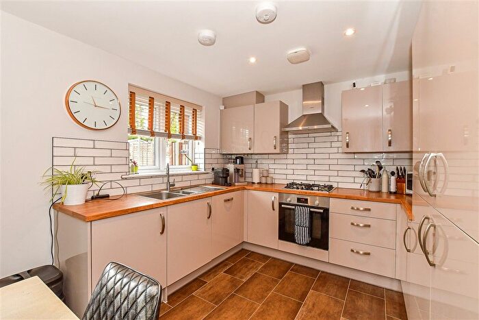 3 Bedroom Semi-Detached House For Sale In Tyler Road, Staplehurst, Kent, TN12