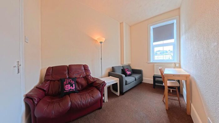 4 Bedroom Flat To Rent In Lewes Road, Brighton, BN2