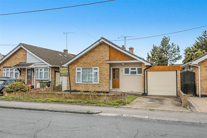 3 Bedroom Detached Bungalow For Sale In Oakhurst Drive, Wickford, SS12