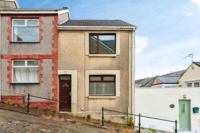 2 Bedroom End Of Terrace House For Sale In Constitution Hill, Swansea, West Glamorgan, SA1
