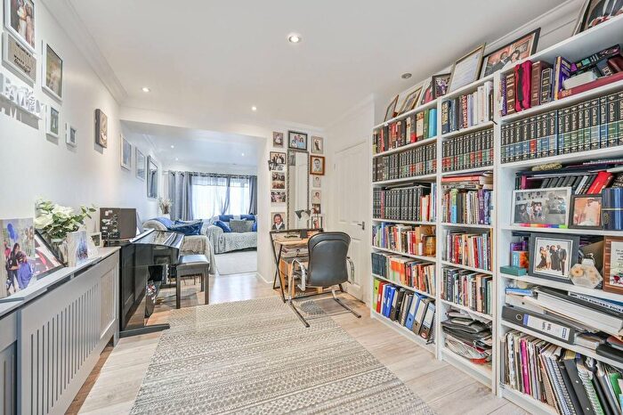 3 Bedroom Terraced House For Sale In Cobham Road, Walthamstow, London, E17