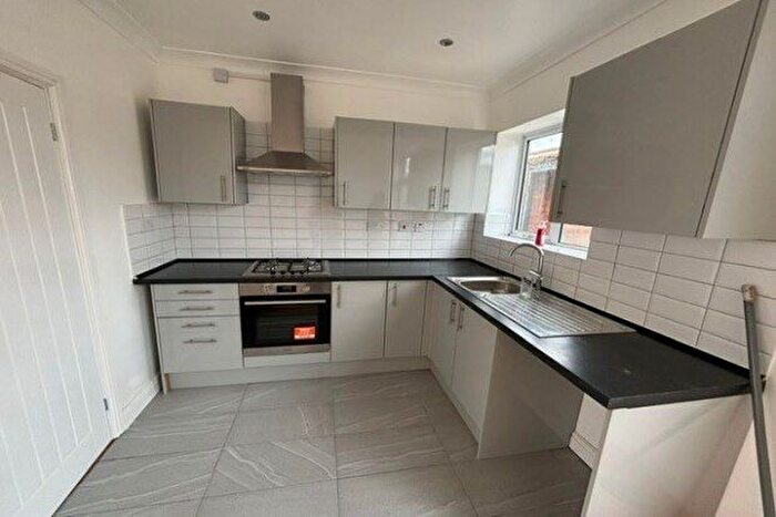3 Bedroom Semi-Detached House To Rent In Abbey Park Road, Leicester, LE4