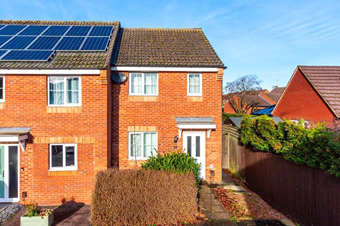 2 Bedroom Semi-Detached House For Sale In Jubilee Gardens, Rushden, NN10