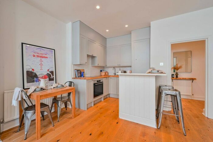 1 Bedroom Flat To Rent In Nottingham Place, Marylebone, London, W1U