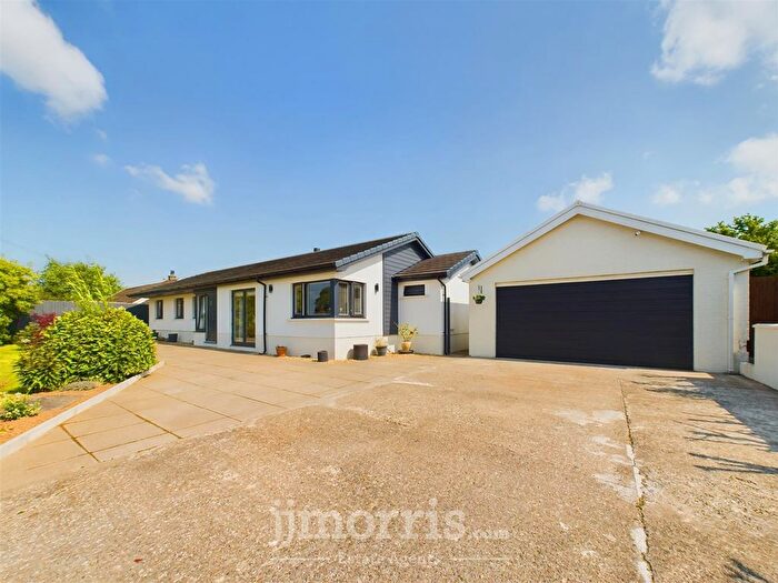 4 Bedroom Detached Bungalow For Sale In Ffostrasol, Llandysul, SA44