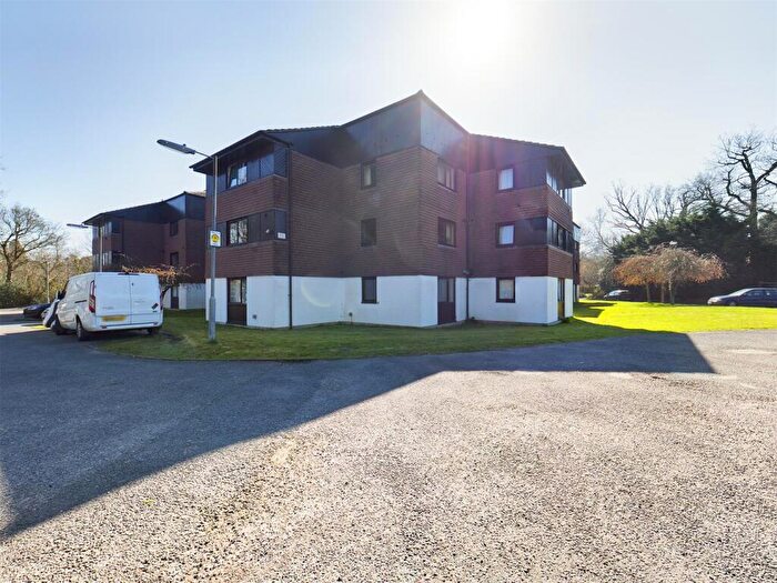 Studio For Sale In Camelot Court, Ifield West, RH11