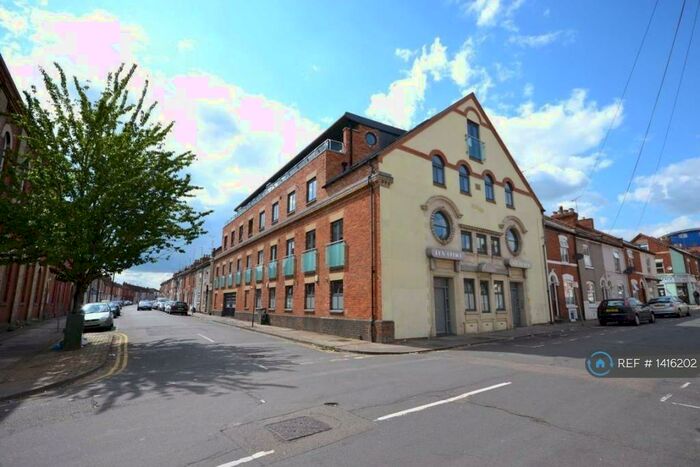 1 Bedroom Flat To Rent In Grove Road, Northampton, NN1