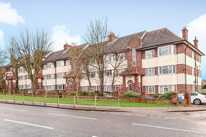 2 Bedroom Flat To Rent In Clitheroe Court, Alexandra Avenue, Harrow, HA2