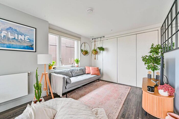 3 Bedroom Flat For Sale In Moulding Lane, New Cross, London, SE14