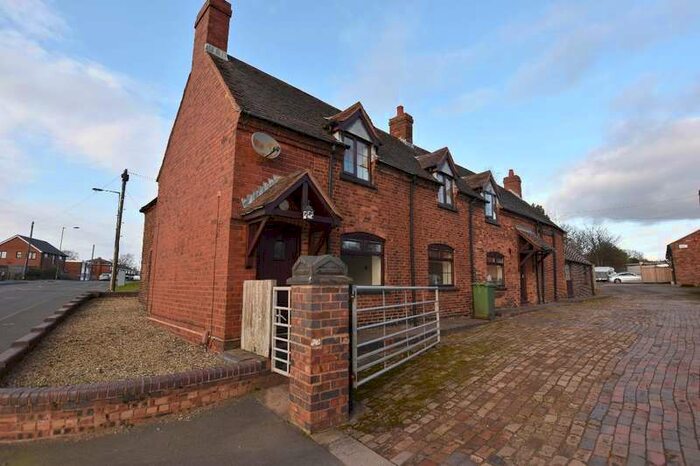 3 Bedroom Terraced House To Rent In Kingshayes Farm, WS9