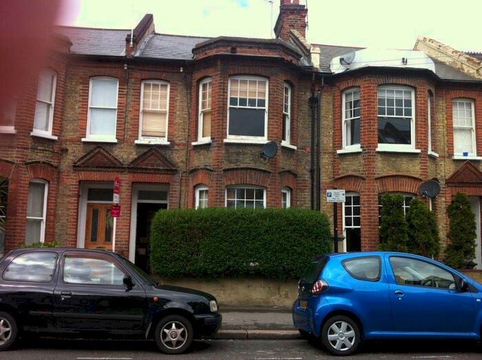 1 Bedroom Flat To Rent In Strathleven Road, Clapham North, SW2