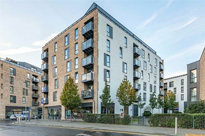 3 Bedroom Apartment To Rent In Addlestone, Surrey, KT15